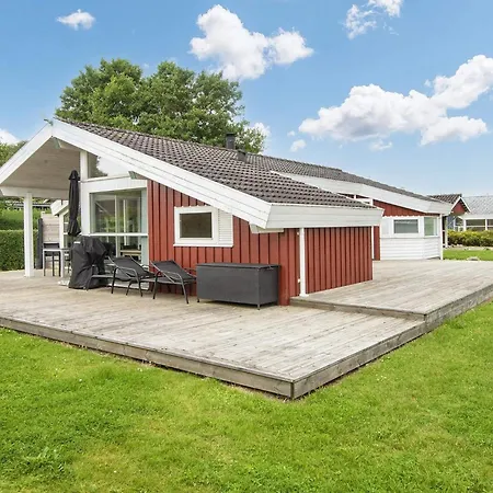 度假居 6 Person In Bjert-by Traum