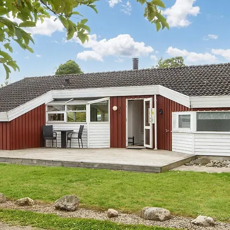 度假居 6 Person In Bjert-by Traum *