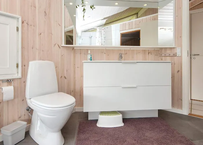 6 Person In Bjert-by Traum Binderup Strand