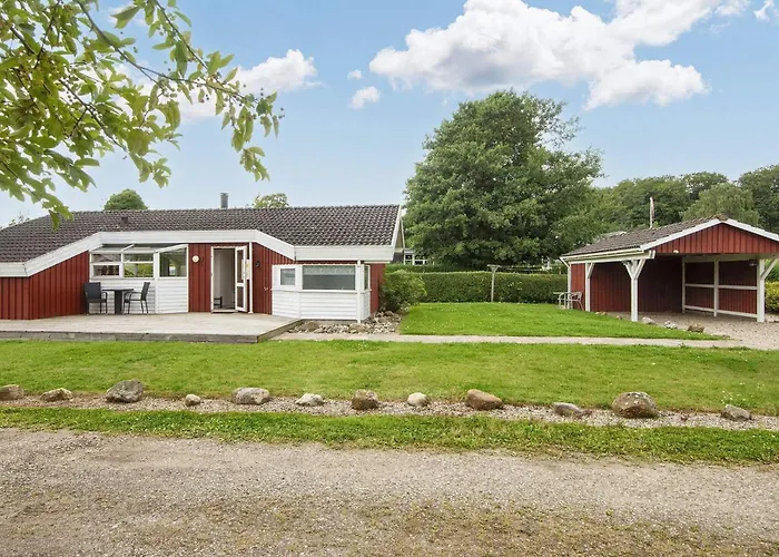 6 Person In Bjert-by Traum Binderup Strand