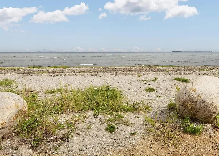 6 Person In Bjert-by Traum Binderup Strand